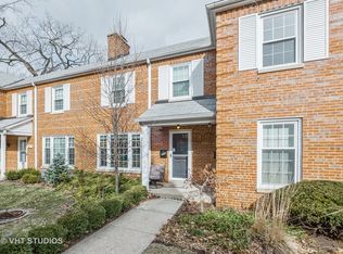 200 Green Bay Rd, Glencoe, IL 60022