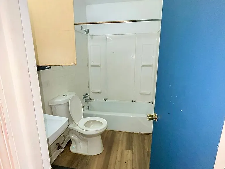 1621 Jefferson St — Photo 8