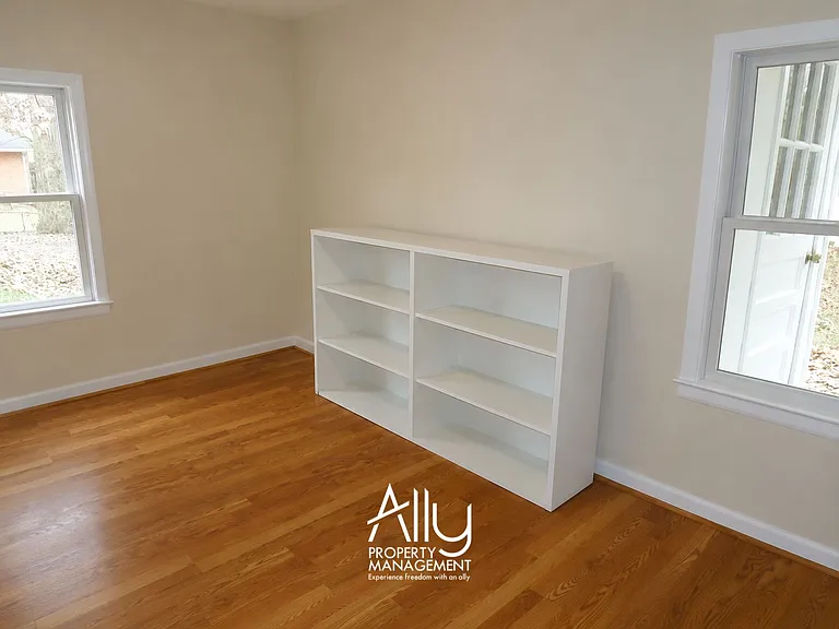 210 Raymond Ave #B — Photo 14