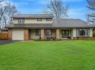 3 Oakdale Ave, Farmingville, NY 11738