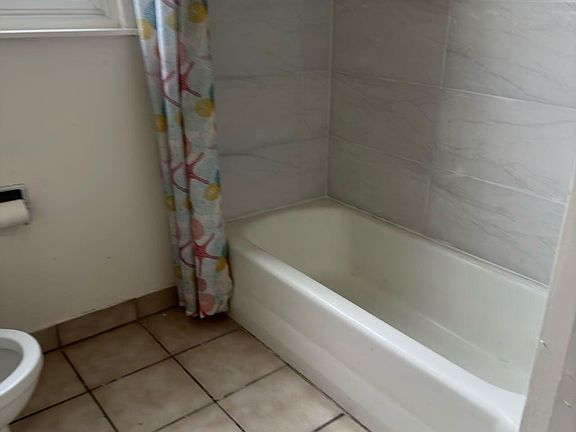 3rd image of 2507 Marine Ave #1