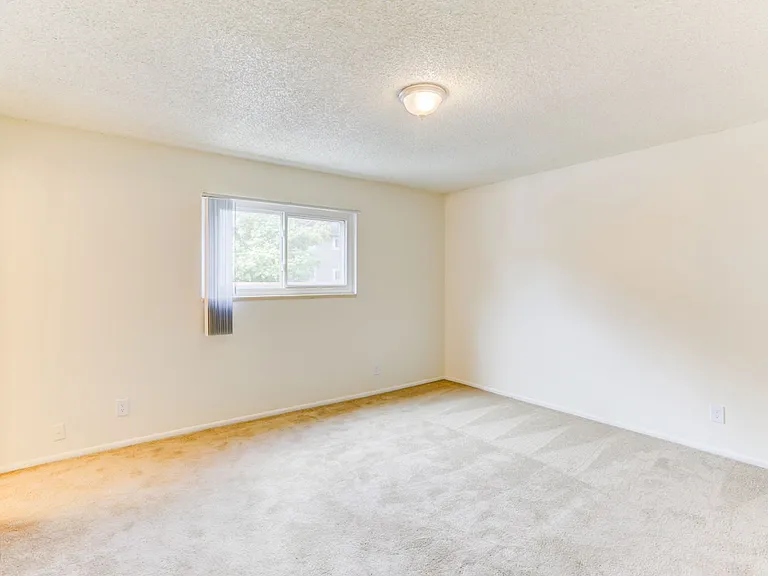 Creekside At Amherst Apartments — Photo 17