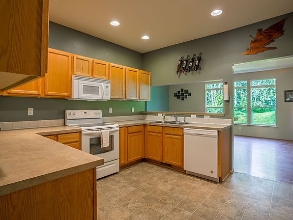 4th image of 7653 Renic Dr