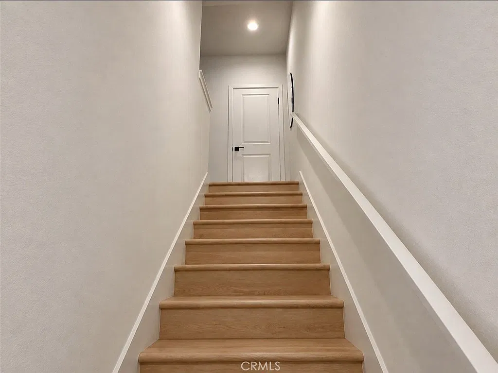 4 bed, 3.5 bath, 1747 sqft, $4,350 — Photo 3