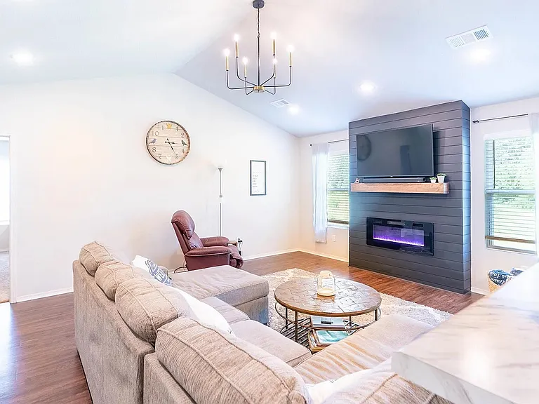 4904 Bedrock Dr — Photo 3