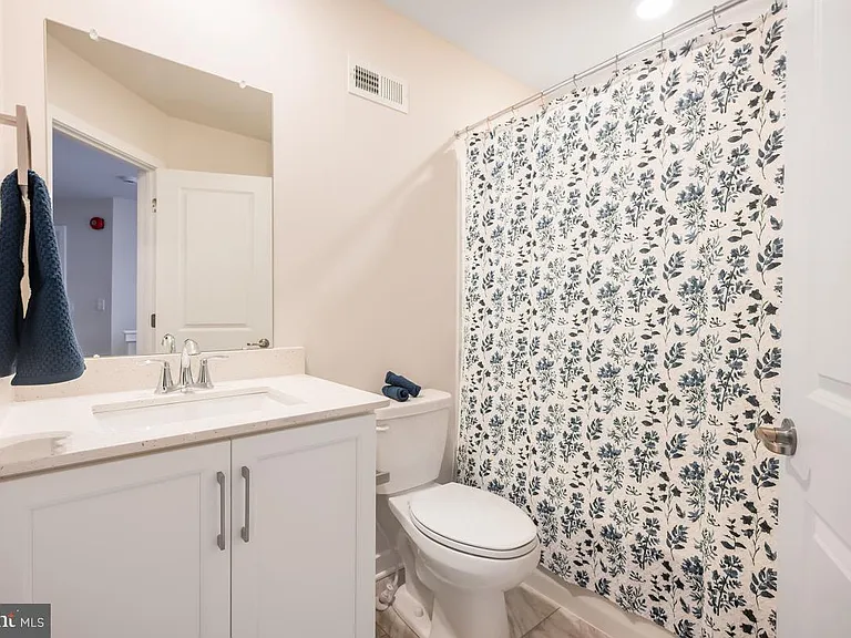 923 Magnolia Ln — Photo 16