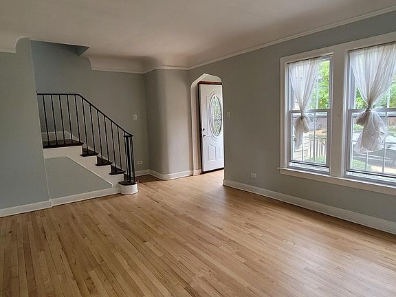 5th image of 10047 S Claremont Ave