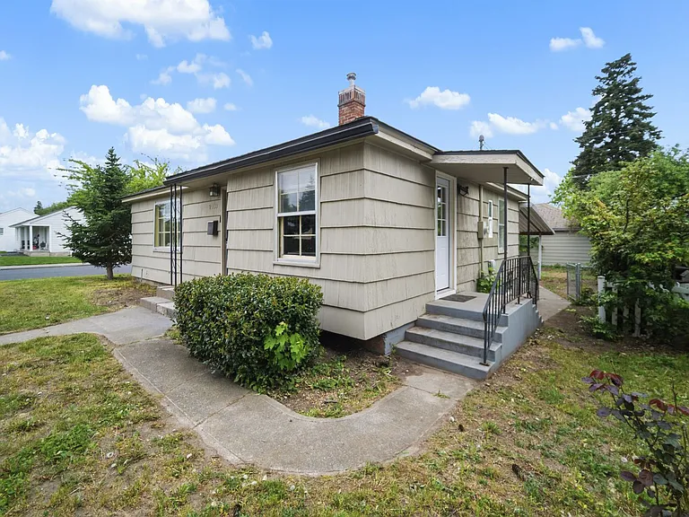 2403 W Everett Ave — Photo 5