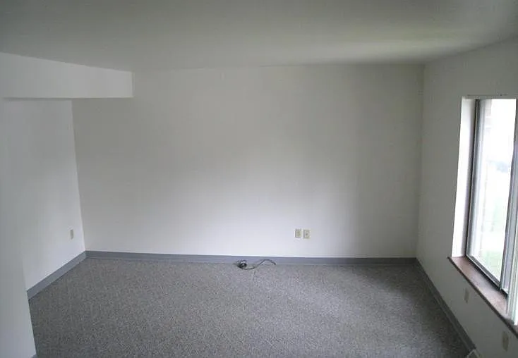 Highland View - Project Based Section 8 Housing — Photo 4