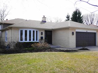 2247 Central Rd, Glenview, IL 60025