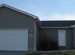 795 E 9th St, Hickman, NE 68372