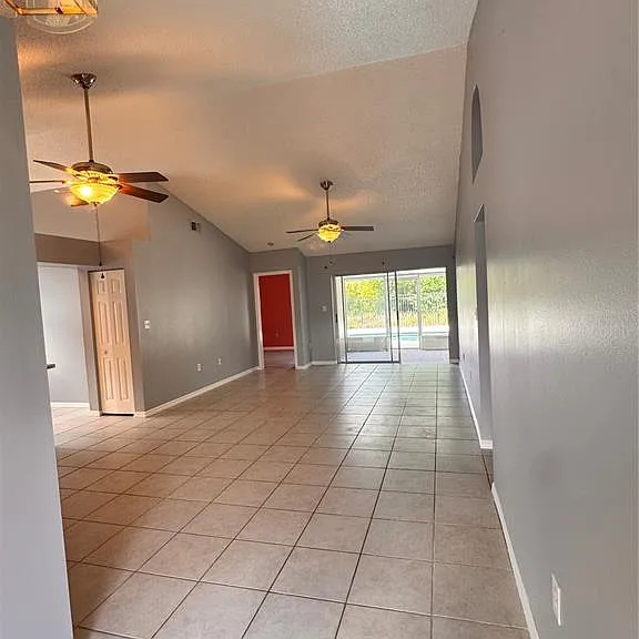 2070 Sarah Louise Dr — Photo 11
