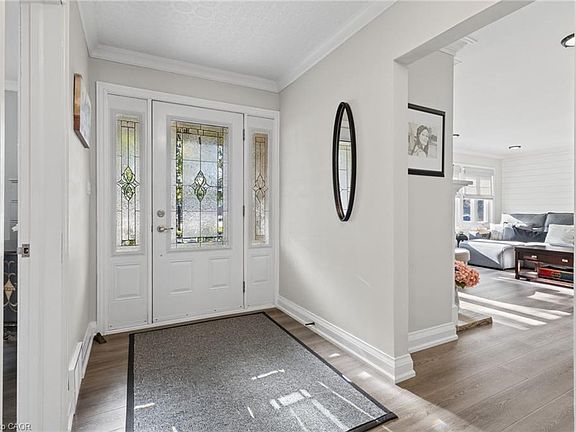 4th image of 497 Townsend Ave