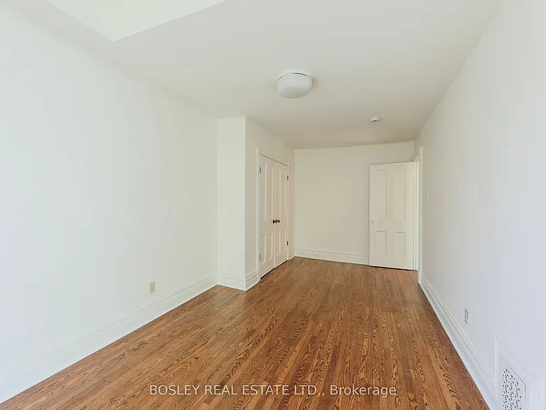 12 Meredith Cres #UPPER — Photo 46