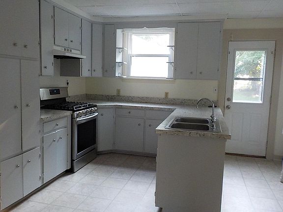 3rd image of 58 Liberty St
