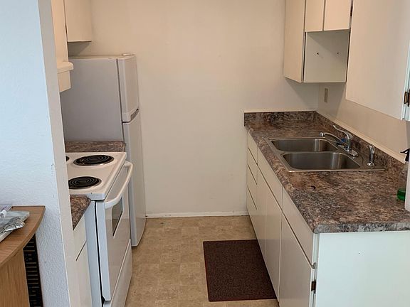 4th image of 764 S 40th St APT 3
