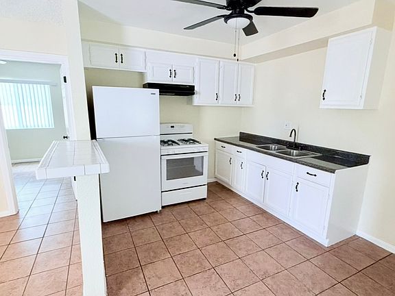 3rd image of 810 W Duarte Rd APT 131