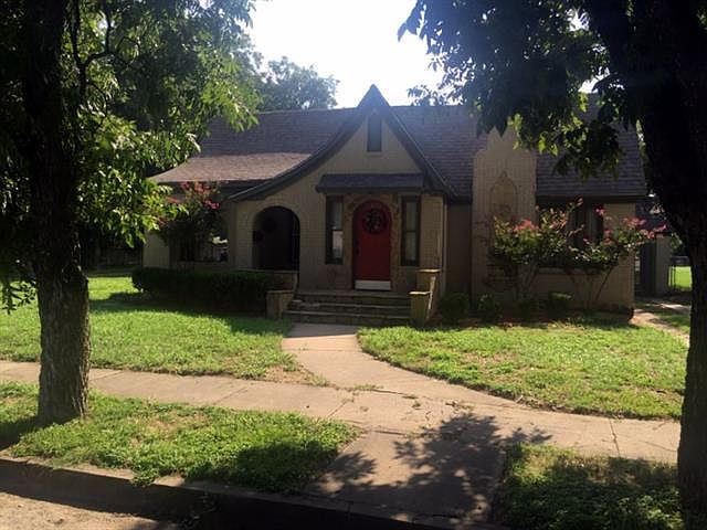 1st image of 1905 1st St