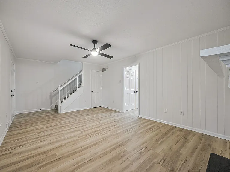 6137 Quince Rd — Photo 10