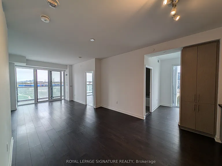 95 Oneida Cres #710 — Photo 6