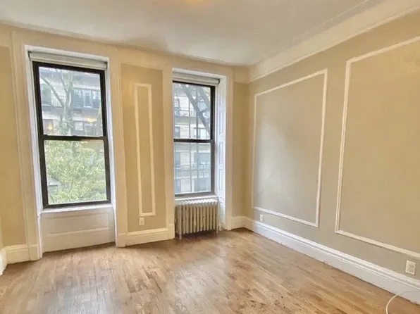 509 East 81st Street image 1 of 3