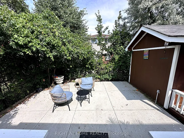 4 Sunshade Pl — Photo 23