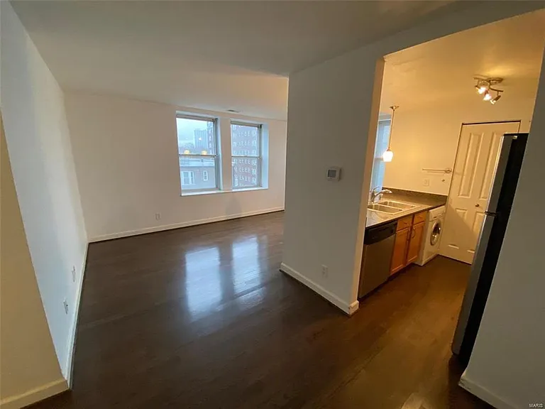 5330 Pershing Ave #606 — Photo 9