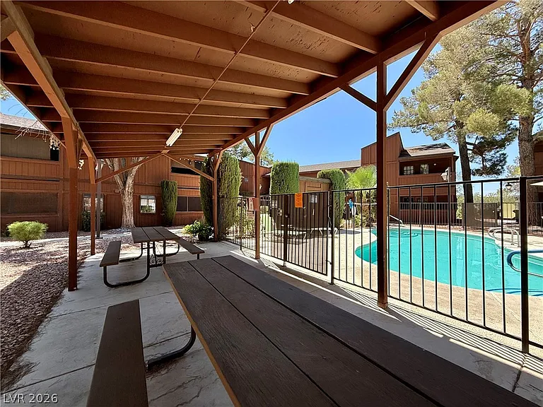 5923 Laredo St — Photo 54