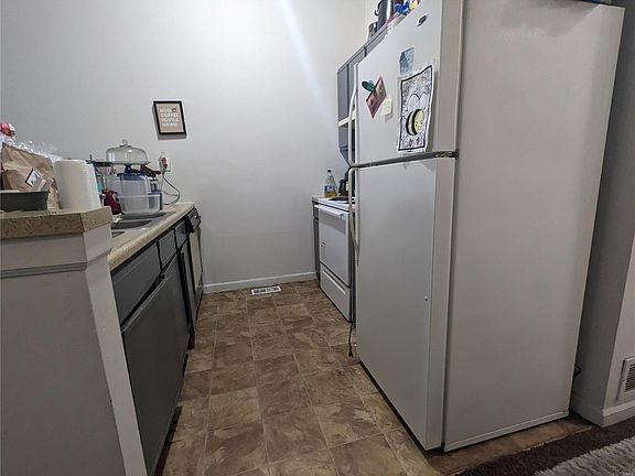 5th image of 2710 Allen Ave