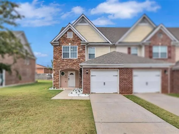 464 Village Way, Loganville, GA 30052
