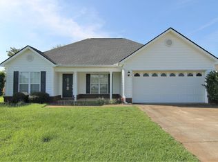 301 Melvina Dr, Warner Robins, GA 31088