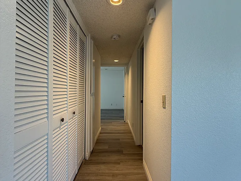 336 Park Shadow Ct — Photo 12