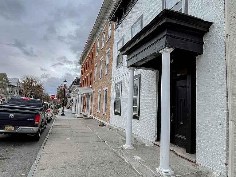 208 Warren St — Photo 119