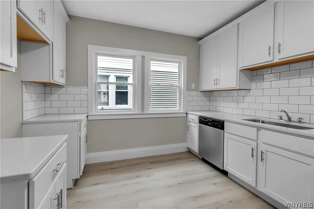 3 bed, 1.0 bath, 1620 sqft, $1,650 — Photo 4