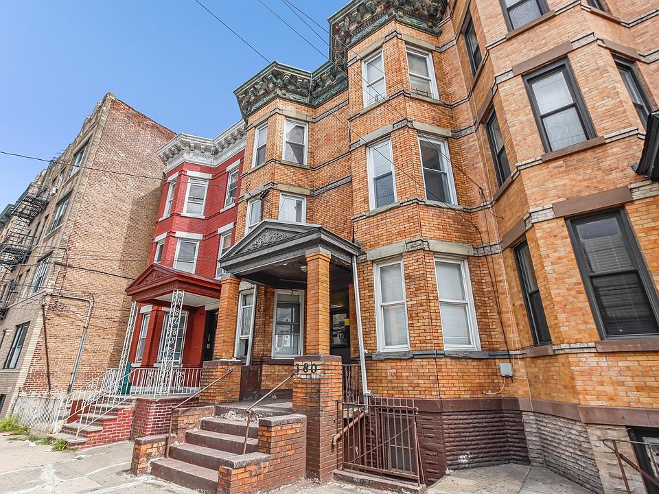 1st image of 380 Baldwin Ave APT 2R