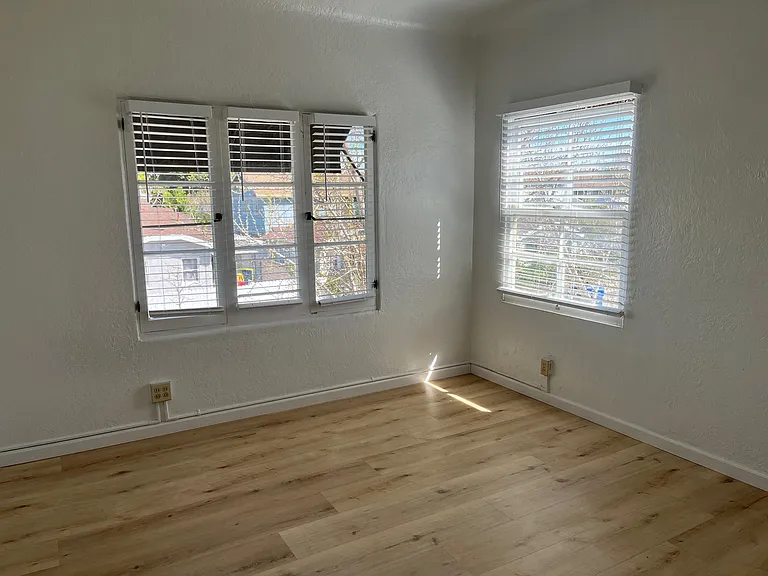 788-794 N Molino Ave #792 — Photo 8