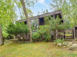 2223 Rambling Rd, Kalamazoo, MI 49008