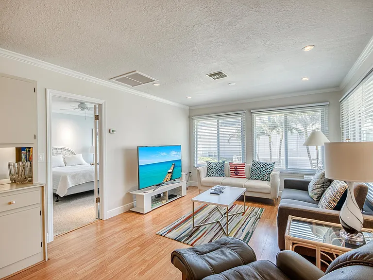 1501 NE Ocean Blvd #8 — Photo 8
