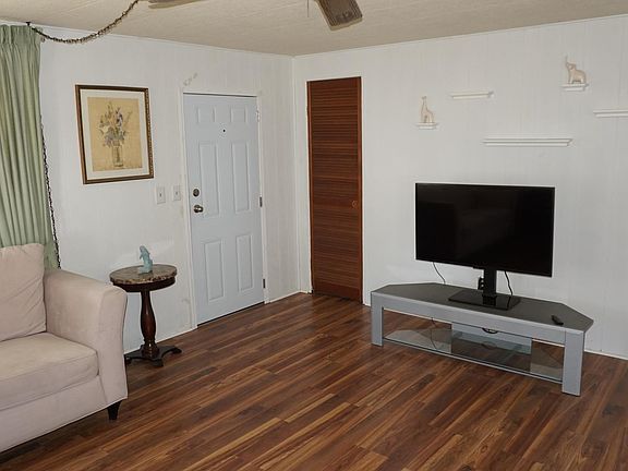 5th image of 32843 Circle Dr