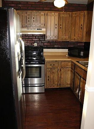 4th image of 229 S Hartnett Ave