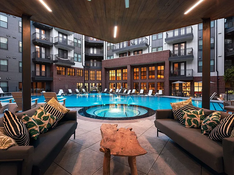 Troubadour Apartments — Photo 82