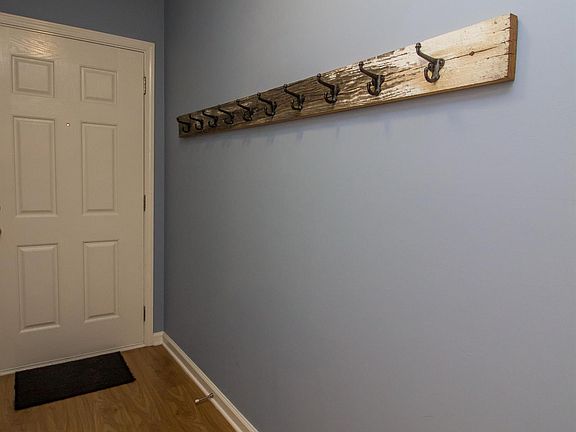 3rd image of 876 Winding Oak Trl