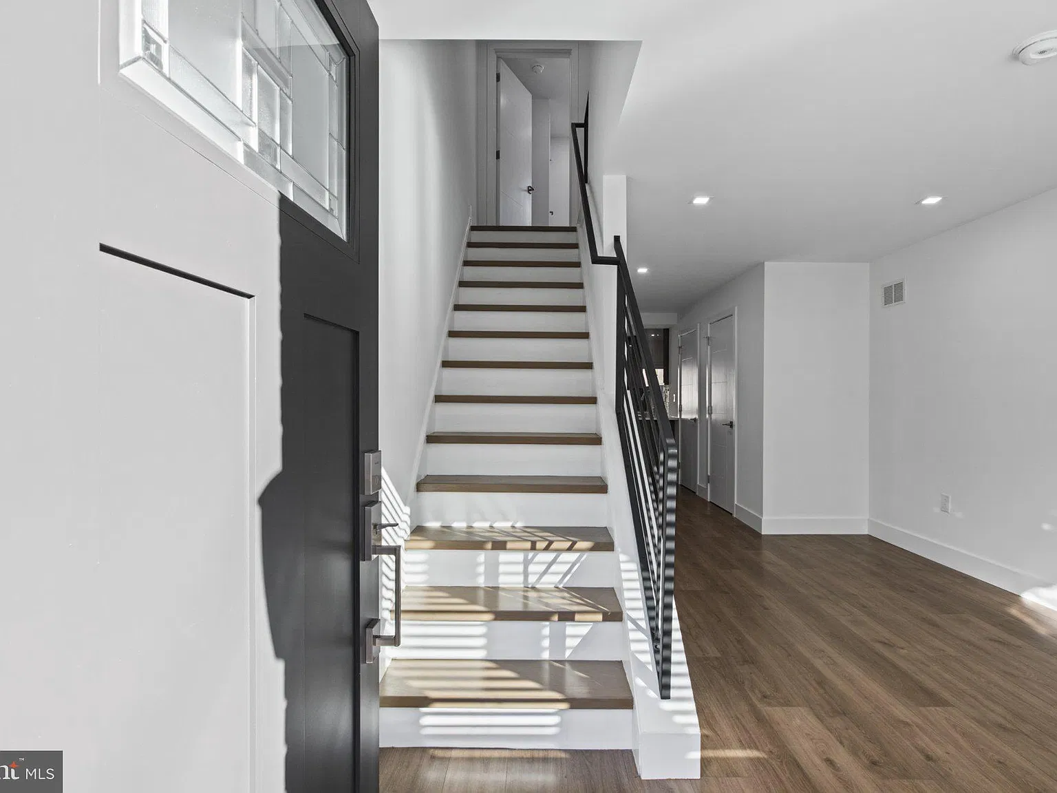 2 bed, 1.5 bath, 1086 sqft, $2,150 — Photo 3