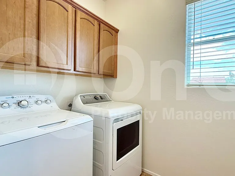 1195 E Gail Dr — Photo 28