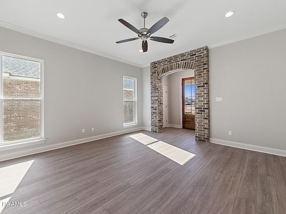 4th image of 102 Ancona Ln