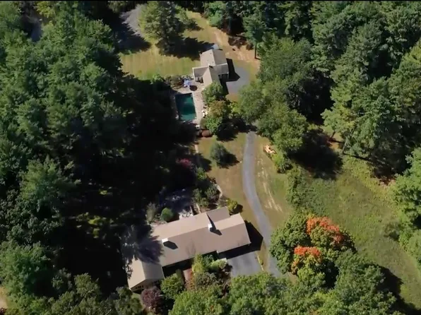 3 Fernandes Cir, Norton, MA 02766