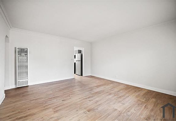 2nd image of 1645 Courtney Ave APT 4