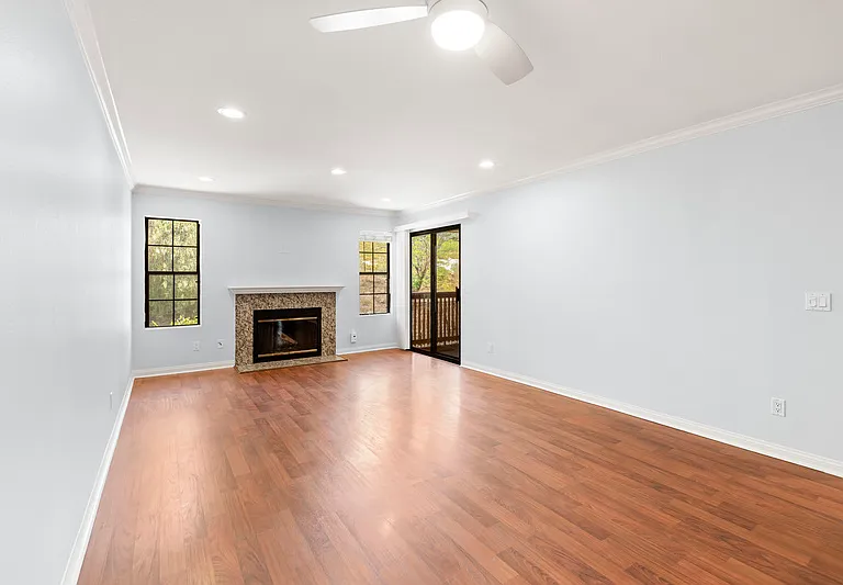 12059 Alta Carmel Ct — Photo 7