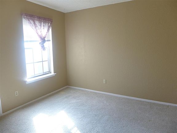 5th image of 7529 Kell Dr