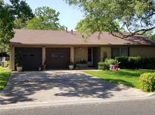 707 Drake Ln, Taylor, TX 76574